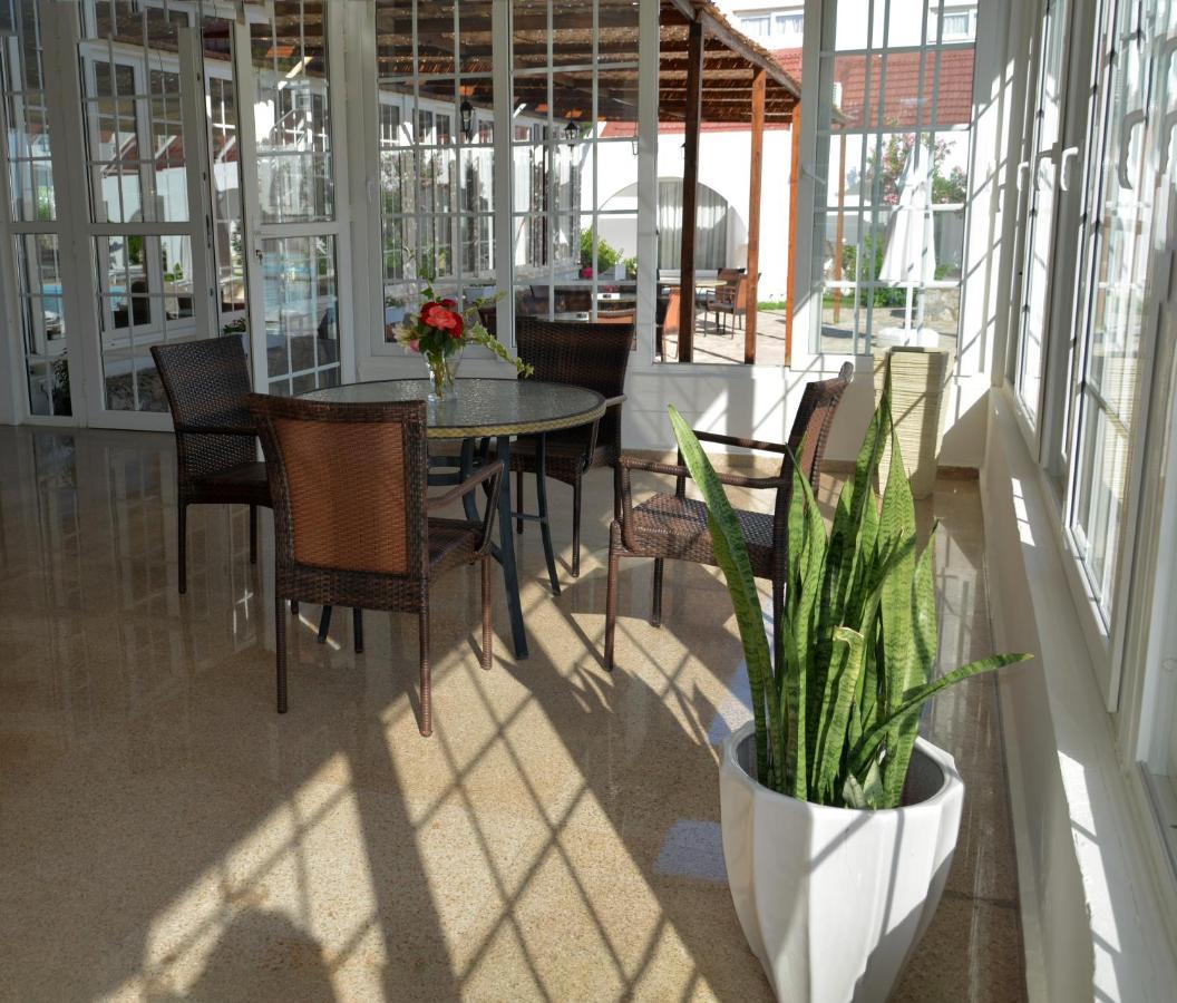 Club Lapethos Bungalow Kyrenia  Exterior foto